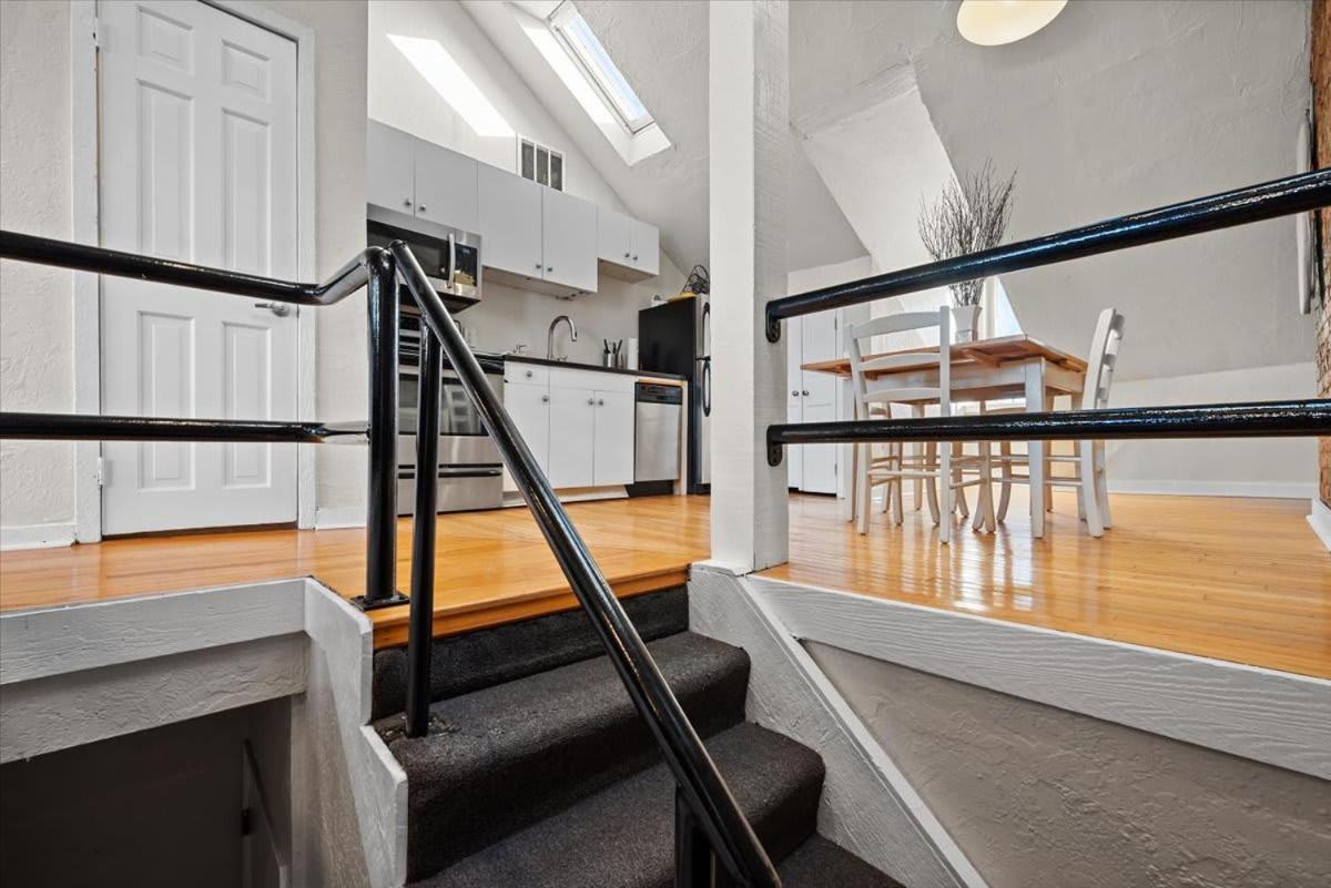 Skyline At Your Door - Studio With A View Pittsburgh Esterno foto