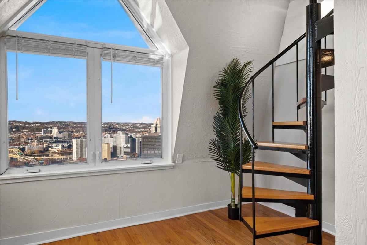 Skyline At Your Door - Studio With A View Pittsburgh Esterno foto