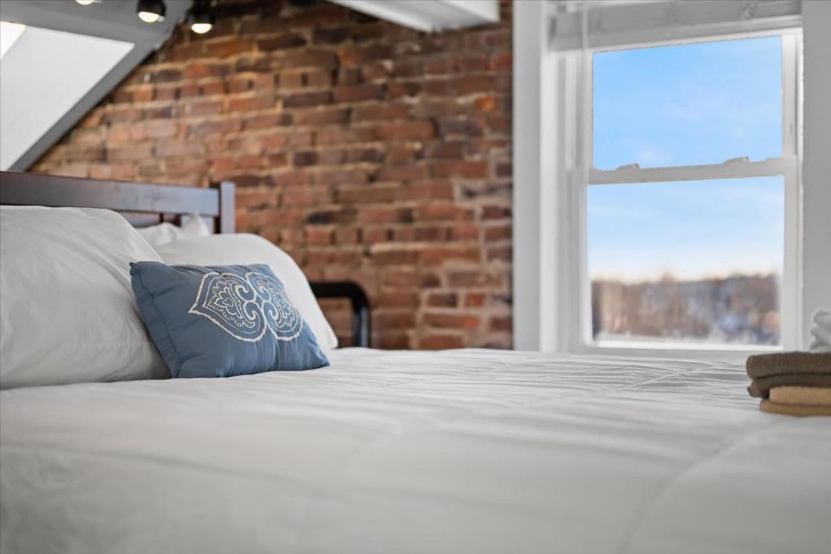 Skyline At Your Door - Studio With A View Pittsburgh Esterno foto