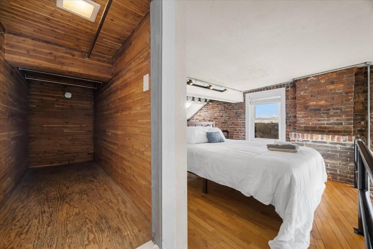 Skyline At Your Door - Studio With A View Pittsburgh Esterno foto