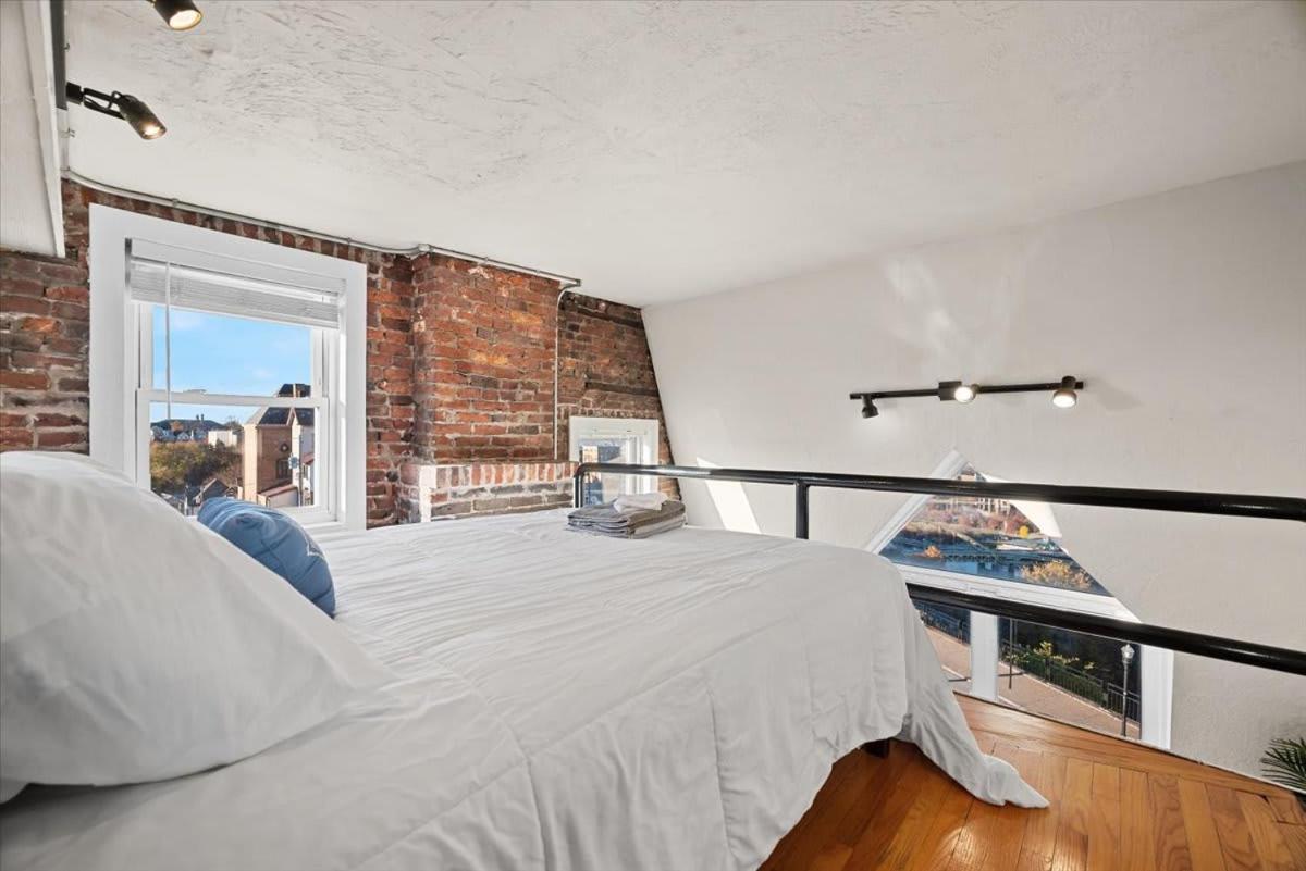 Skyline At Your Door - Studio With A View Pittsburgh Esterno foto