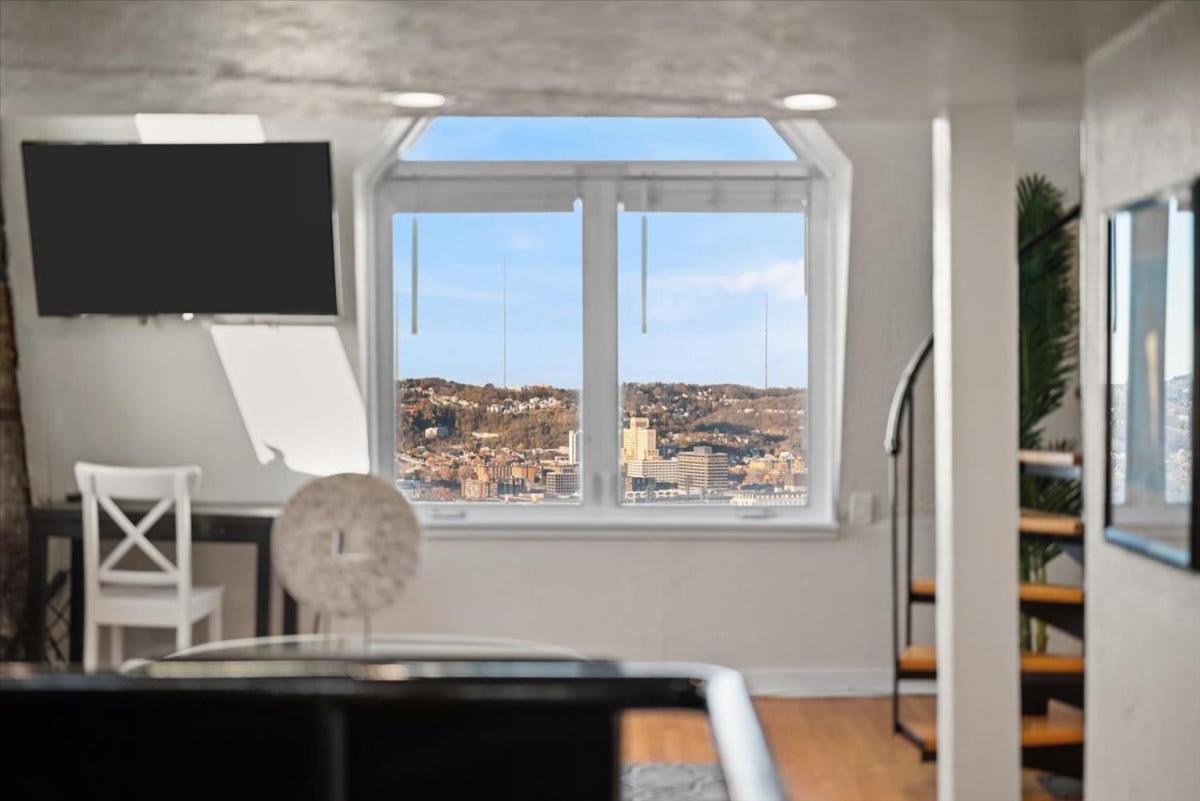 Skyline At Your Door - Studio With A View Pittsburgh Esterno foto