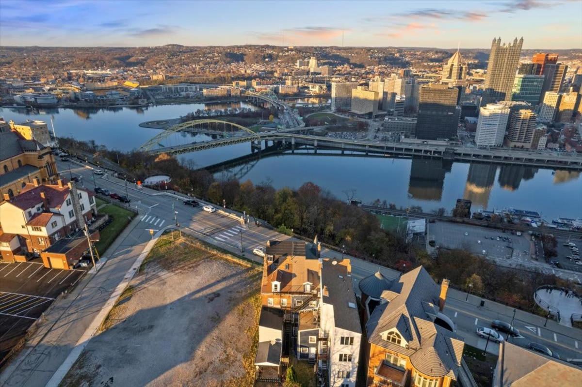 Skyline At Your Door - Studio With A View Pittsburgh Esterno foto